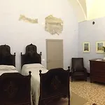 Bed & Breakfast Castello Sannazzaro 5*