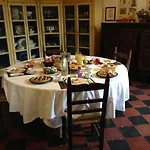 Bed & Breakfast Castello Sannazzaro 5*