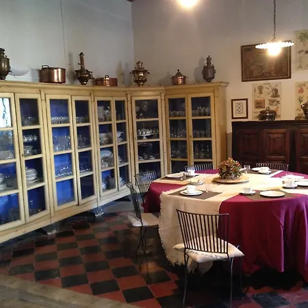 Bed & Breakfast Castello Sannazzaro 5*