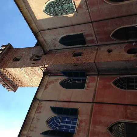 Alojamento de Acomodação e Pequeno-almoço Castello Sannazzaro Giarole