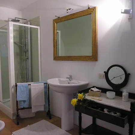 Bed & Breakfast Castello Sannazzaro 5*