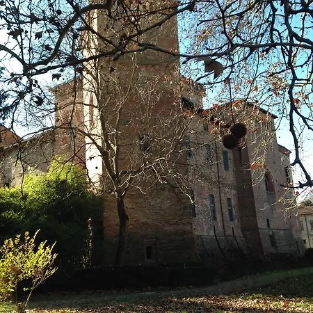 Bed & Breakfast Castello Sannazzaro 5*