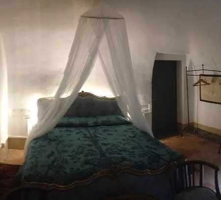 Bed & Breakfast Castello Sannazzaro 5*