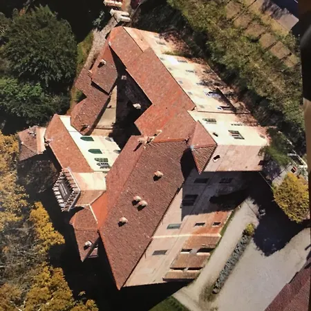 Couette-café Castello Sannazzaro 5*