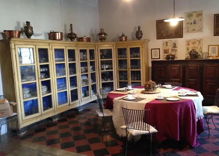 Oda ve Kahvaltı Castello Sannazzaro 5*