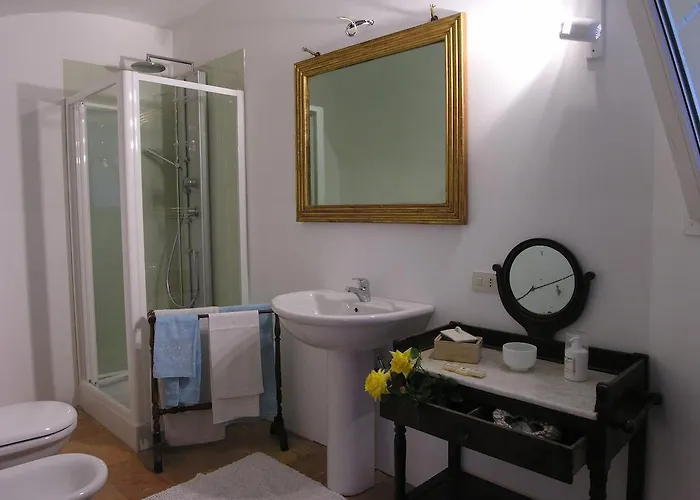 Bed & Breakfast Castello Sannazzaro 5*