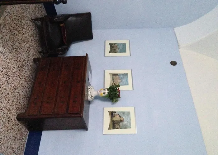 Castello Sannazzaro Oda ve Kahvaltı