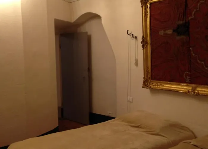 Oda ve Kahvaltı Castello Sannazzaro